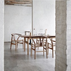 https://media.questodesign.com/46823-home_default/carl-hansen-ch24-wishbone-chair.jpg