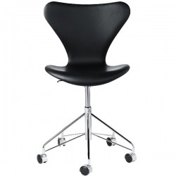 Fritz Hansen Series 7 Chair 3117, swivel chair, fully upholstered, leather
