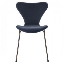 Fritz Hansen Series 7™ Velvet chair