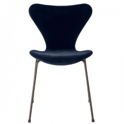 Fritz Hansen Series 7™ Velvet chair