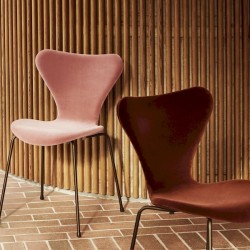 Fritz Hansen Series 7™ Velvet chair