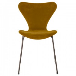 Fritz Hansen Series 7™ Velvet chair