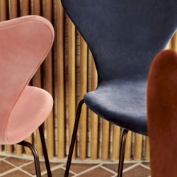 Fritz Hansen Series 7™ Velvet chair